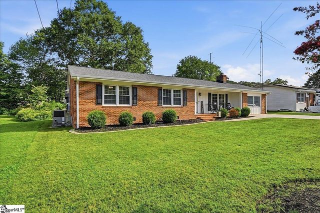 7 Marlow Lane, Taylors, SC 29687