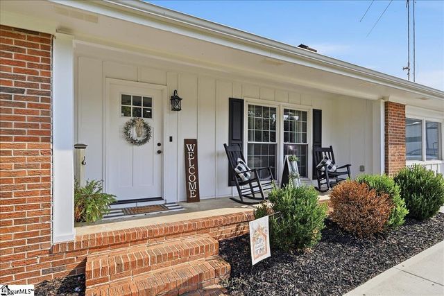 7 Marlow Lane, Taylors, SC 29687