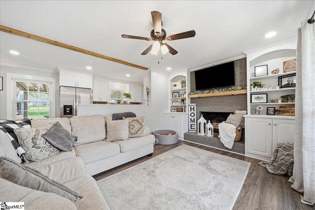 7 Marlow Lane, Taylors, SC 29687