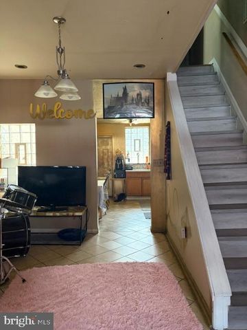 2467 N GARNET ST, Philadelphia, PA 19132