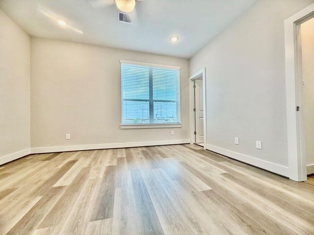 1254 N Post Oak Road B, Houston, TX 77055