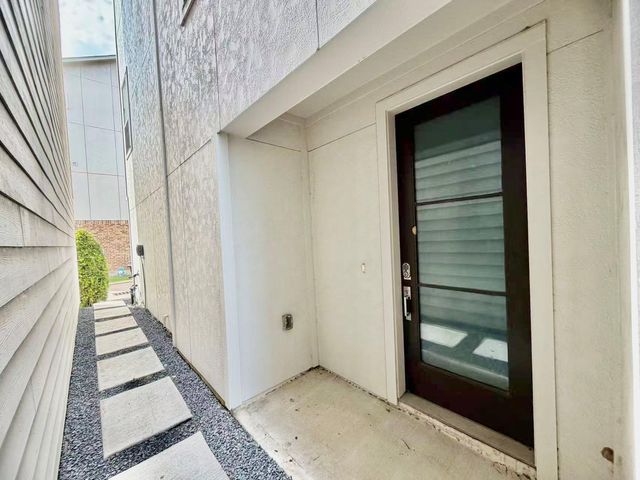 1254 N Post Oak Road B, Houston, TX 77055