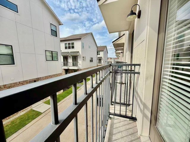 1254 N Post Oak Road B, Houston, TX 77055