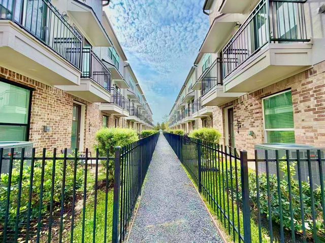 1254 N Post Oak Road B, Houston, TX 77055