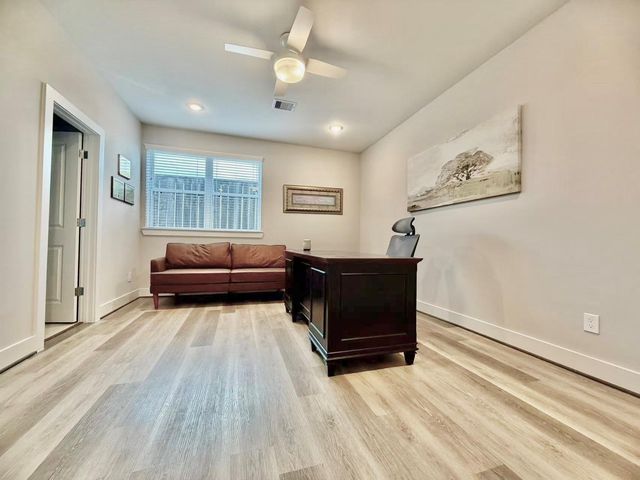 1254 N Post Oak Road B, Houston, TX 77055