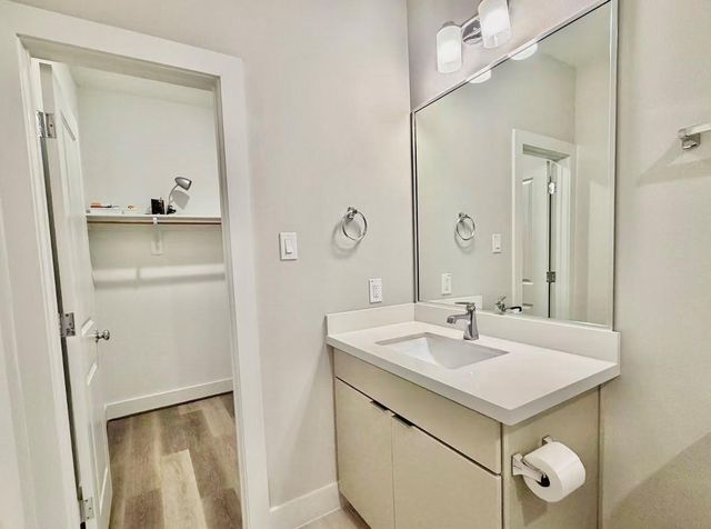 1254 N Post Oak Road B, Houston, TX 77055