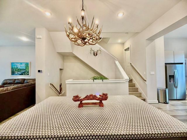 1254 N Post Oak Road B, Houston, TX 77055
