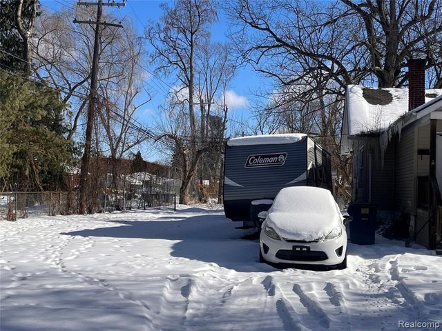 16942 Riverview Street, Detroit, MI 48219