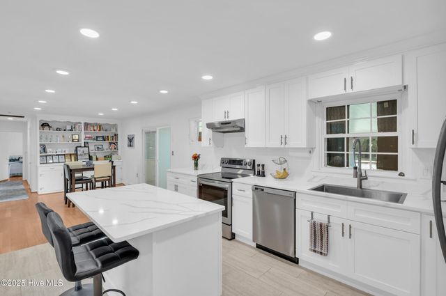 525 Bedford Forest Drive, Wilmington, NC 28412