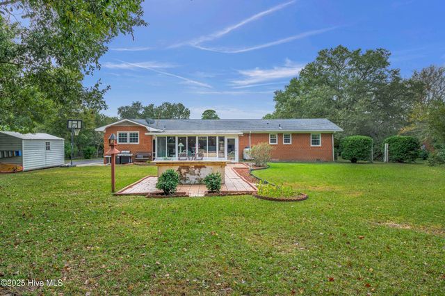 525 Bedford Forest Drive, Wilmington, NC 28412