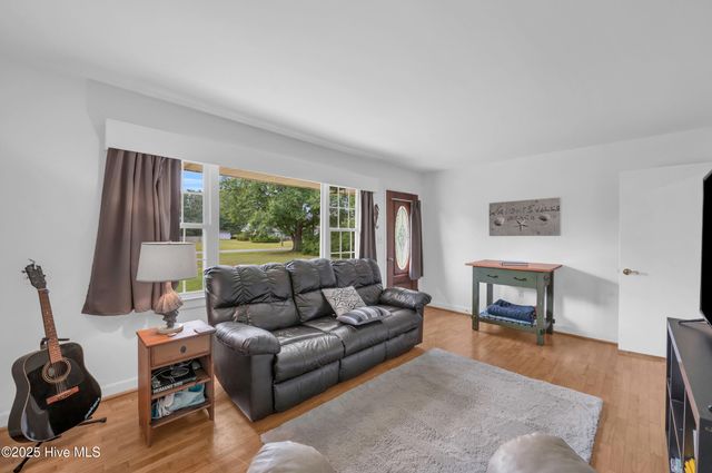 525 Bedford Forest Drive, Wilmington, NC 28412