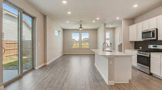 8311 Springsteen DR 318, Austin, TX 78744