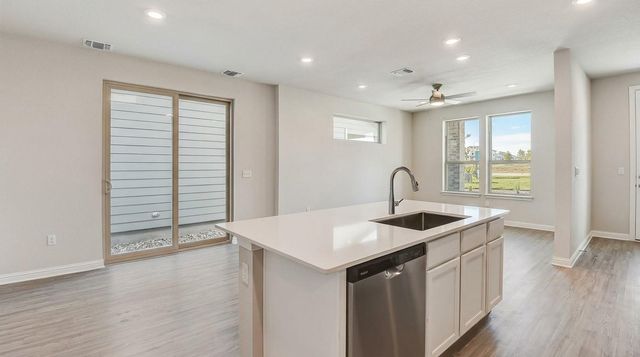 8311 Springsteen DR 318, Austin, TX 78744