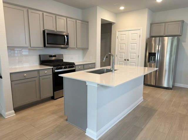 8311 Springsteen DR 318, Austin, TX 78744