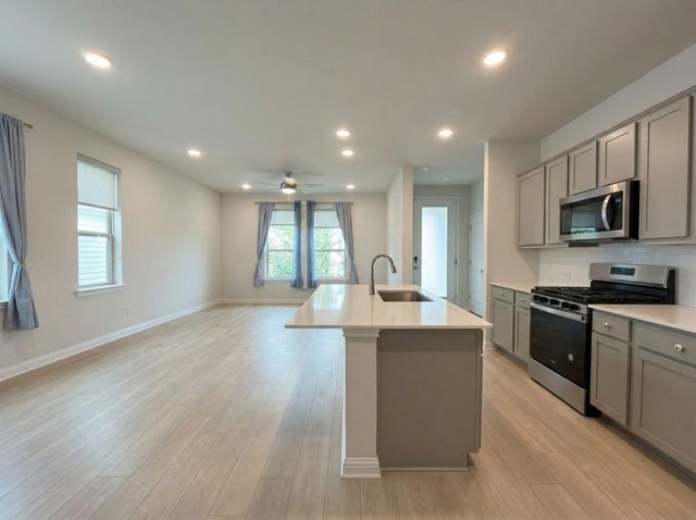 8311 Springsteen DR 318, Austin, TX 78744