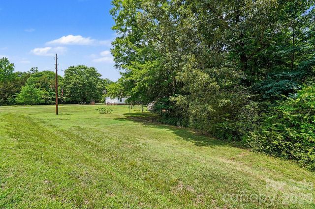 4665 Blade Run Road, Edgemoor, SC 29712