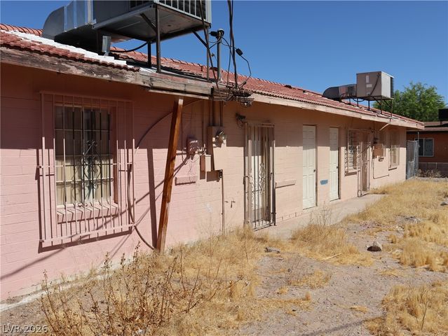 1812 Santa Paula Drive, Las Vegas, NV 89104