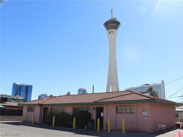 1812 Santa Paula Drive, Las Vegas, NV 89104