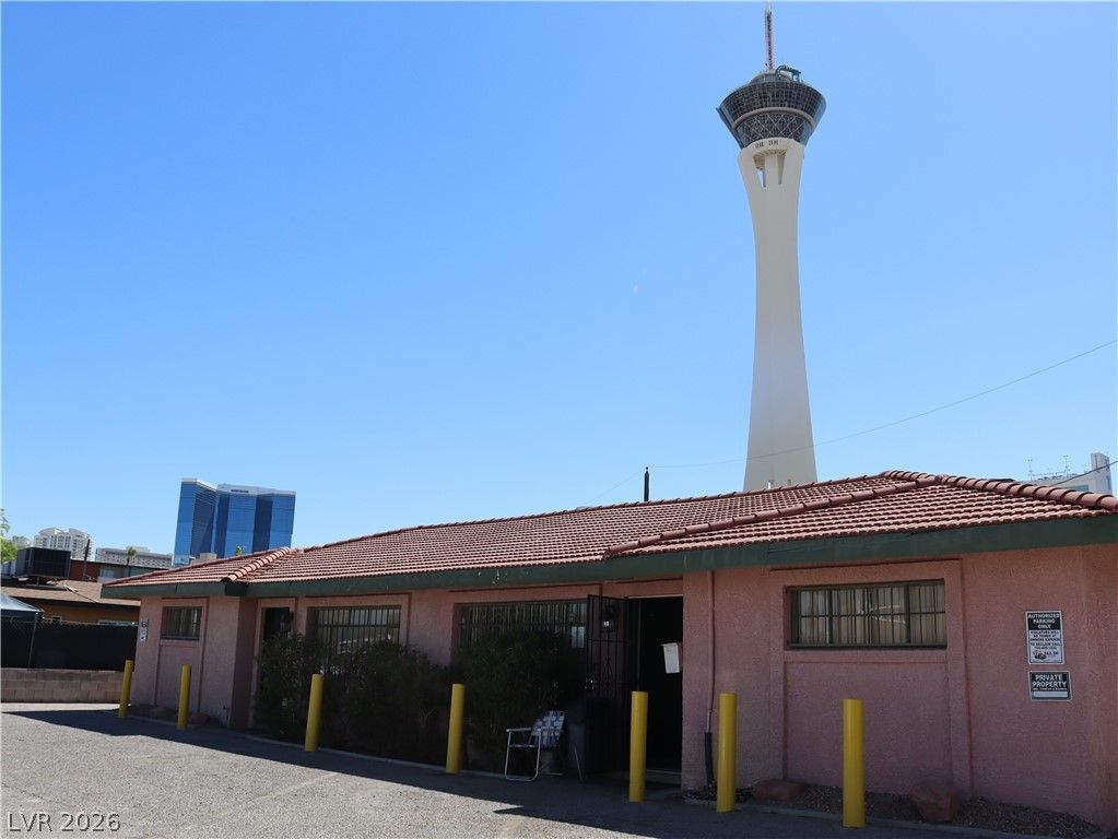 1812 Santa Paula Drive, Las Vegas, NV 89104