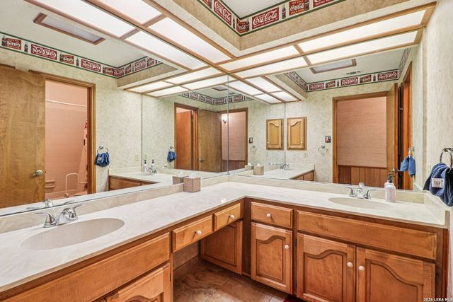 8534 Classic Oaks, San Antonio, TX 78255