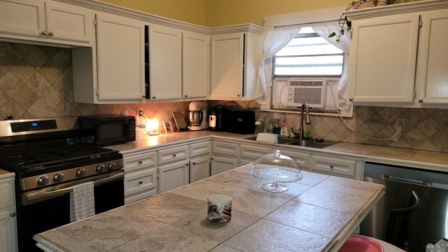 605 Arvon Street, Cleveland, TX 77327