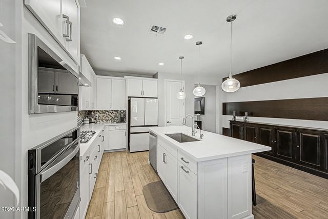 4339 W PALACE STATION Road, New River, AZ 85087