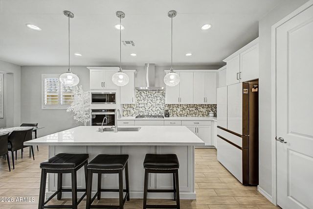 4339 W PALACE STATION Road, New River, AZ 85087