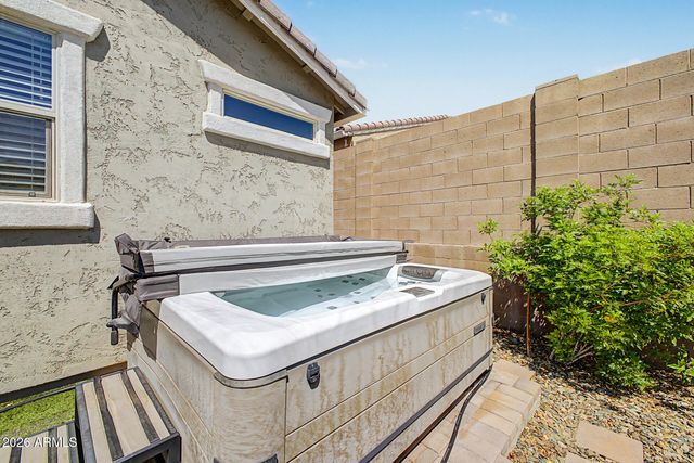 4339 W PALACE STATION Road, New River, AZ 85087