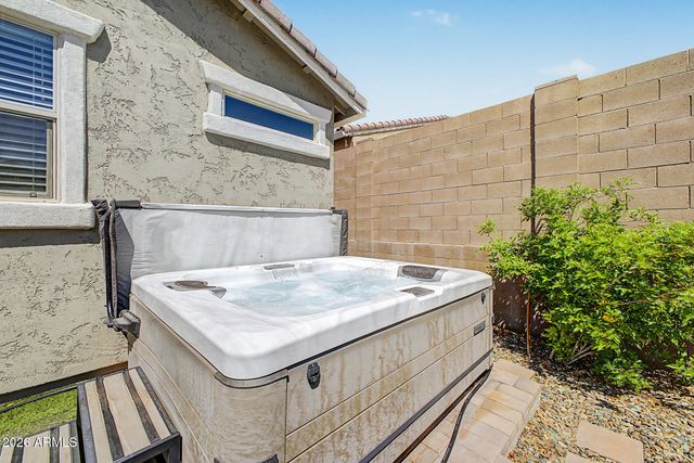 4339 W PALACE STATION Road, New River, AZ 85087
