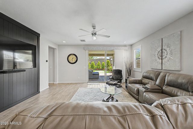 4339 W PALACE STATION Road, New River, AZ 85087