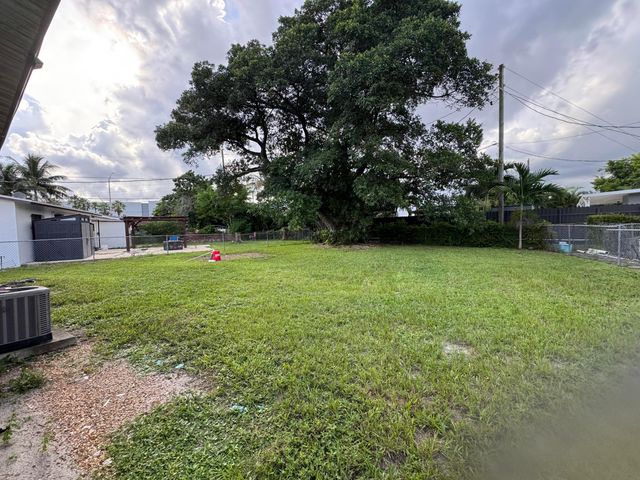 555 HAREM Avenue, Opa-Locka, Opa Locka, FL 33054