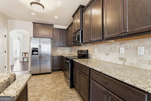 130 Thrushwood Drive, Fayetteville, GA 30215