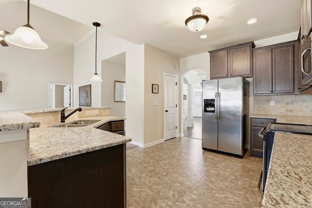 130 Thrushwood Drive, Fayetteville, GA 30215