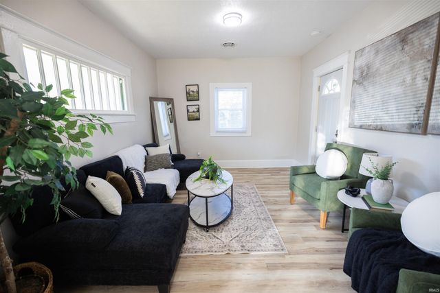 2410 Central Avenue, Anderson, IN 46016