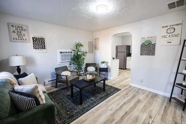 2410 Central Avenue, Anderson, IN 46016