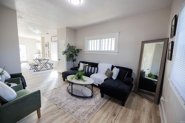 2410 Central Avenue, Anderson, IN 46016