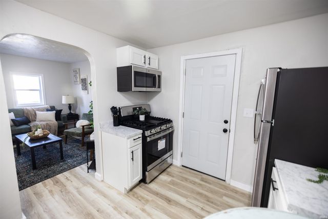 2410 Central Avenue, Anderson, IN 46016