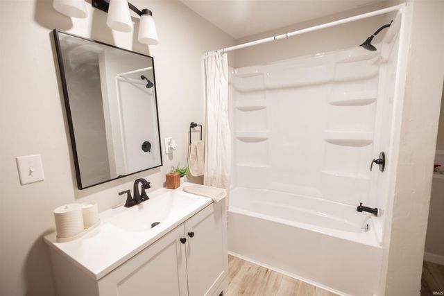 2410 Central Avenue, Anderson, IN 46016