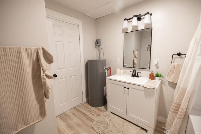 2410 Central Avenue, Anderson, IN 46016