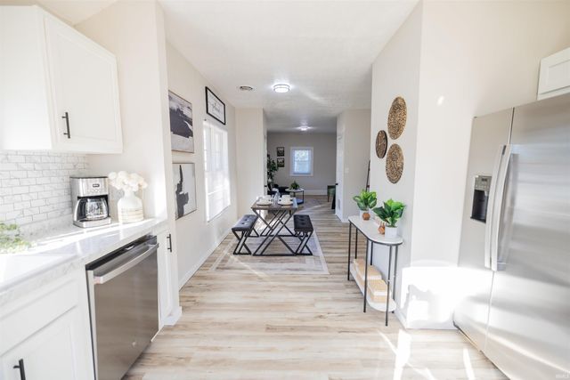 2410 Central Avenue, Anderson, IN 46016