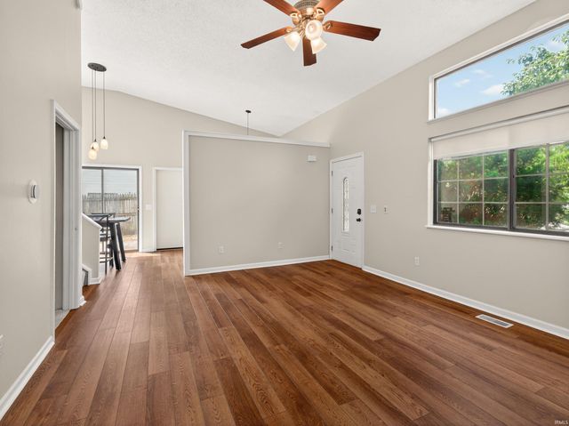 1805 Paveys Glen Run, Fort Wayne, IN 46804