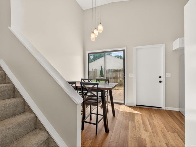 1805 Paveys Glen Run, Fort Wayne, IN 46804
