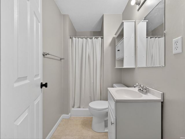 1805 Paveys Glen Run, Fort Wayne, IN 46804