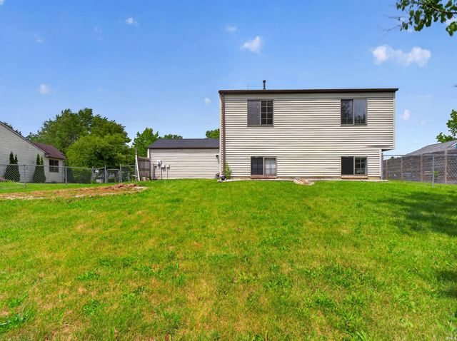 1805 Paveys Glen Run, Fort Wayne, IN 46804