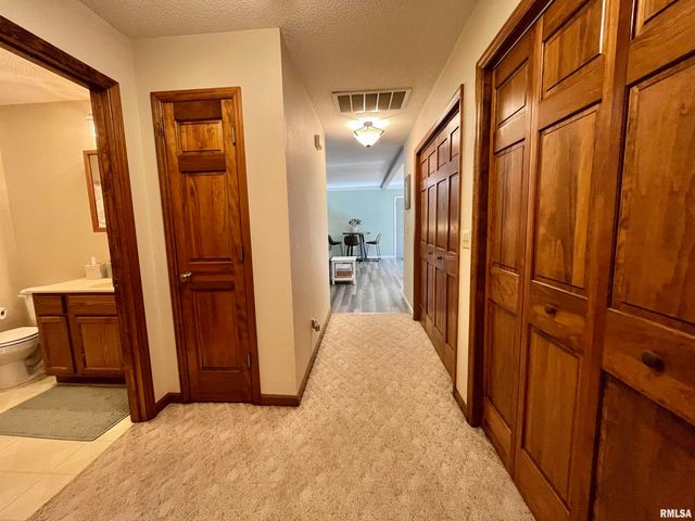 326 CHARTER OAK Place, Dahinda, IL 61428