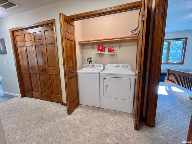 326 CHARTER OAK Place, Dahinda, IL 61428