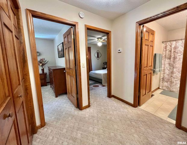 326 CHARTER OAK Place, Dahinda, IL 61428