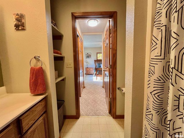 326 CHARTER OAK Place, Dahinda, IL 61428