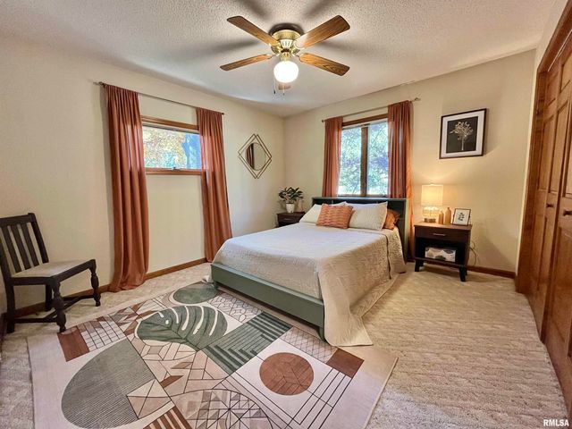 326 CHARTER OAK Place, Dahinda, IL 61428