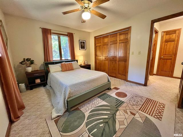 326 CHARTER OAK Place, Dahinda, IL 61428